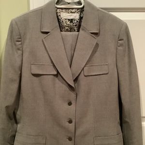 Tahari Arthur S. Levine two piece grey suit size 16